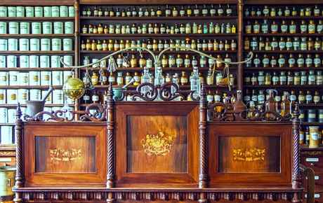 pharmacy-historical 1507122 460 pixabay