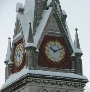 bitterne park triangle clock in the snow