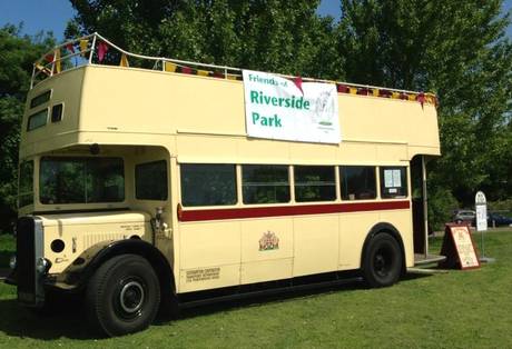 bus 64 at riverside park litter pic