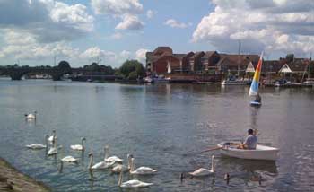 rowing_and_sailing_on_itchen