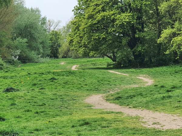 golf pitch and putt riverside bunker